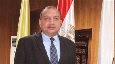 رئيس جامعة بني سويف يستعرض أداء مركز الطباعة والنشر خلال عام