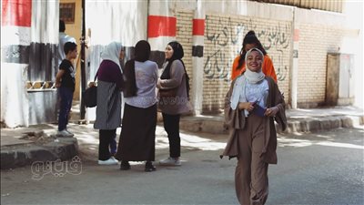 بالأحضان والسيلفي والزغاريد.. فرحة طالبات الثانوية بعد انتهاء امتحان الإستاتيكا بالقاهرة | فيديو