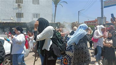 بالبالونات والألعاب.. طلاب بنها يحتفلون بانتهاء امتحانات الثانوية العامة 