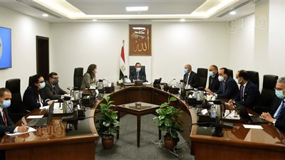 رئيس الوزراء يتابع موقف المشروعات الجاري تنفيذها فى قطاع النقل