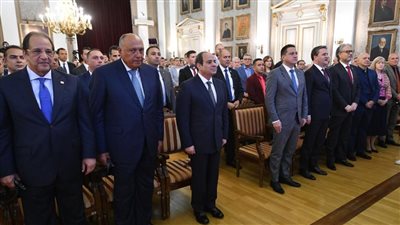  شاهد.. السيسي يتسلم الدكتوراه الفخرية من جامعة بلجراد ويضع إكليلًا من الزهور على قبر الجندي المجهول بصربيا