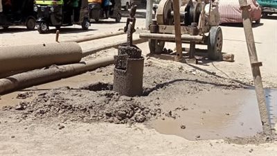 إصلاح هبوط أرضي في شارع المجزر بجنوب الجيزة.. صور