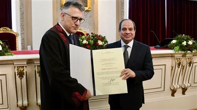 السيسي: ندرة المياه والتصحر والجفاف من أهم القضايا الإقليمية والدولية المعاصرة.. يجب مراعاة قواعد القانون الدولي الحاكمة لإدارة الموارد المائية المشتركة وتجنب إحداث والتعاون لتحقيق المصالح المشتركة