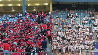 في أجواء حماسية.. جماهير الأهلي والزمالك يدعمان فريقهما قبل نهائي الكأس|صور 