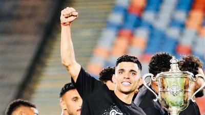 خطوة واحدة تفصل أشرف بن شرقي عن الانتقال إلى الزمالك