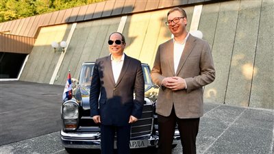 حكايته لها العجب.. من هو جوزيف تيتو الذي زار السيسي منزله والتقط صورة أمام سيارته