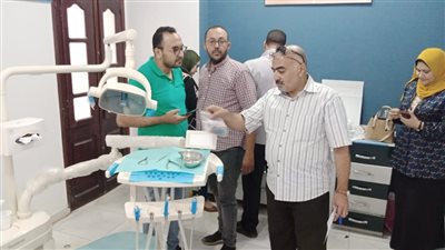 ضبط طالب انتحل صفة طبيب أسنان ويدير عيادتين بسوهاج