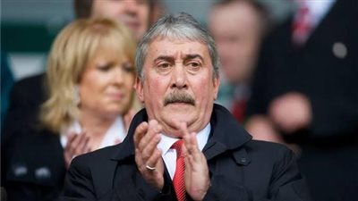 وفاة رئيس نادي ليفربول ديفيد موريس