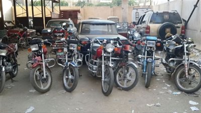 ضبط 10 موتوسيكلات بدون لوحات في الدقي