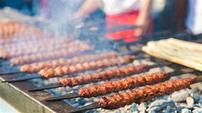 حبس صاحب مطعم 4 أيام على ذمة التحقيقات لاعتداءه على زبون 