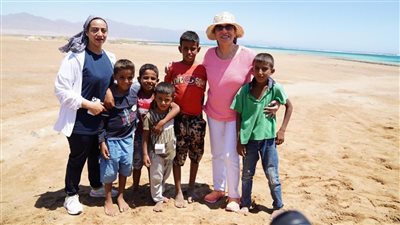 وزيرة البيئة تلتقي مجموعة من الأطفال وممثلي المجتمعات المحلية بمحمية نبق| صور 