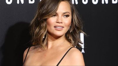 بعد حفل زوجها في الساحل الشمالي.. كريسي تيجان تودع مصر من أمام الأهرامات