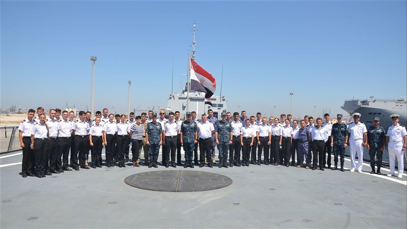 القوات البحرية تنظم