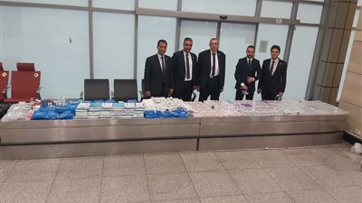 إحباط محاولة تهريب أدوات ومستلزمات طب وجراحة الأسنان بمطار القاهرة