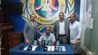 ضبط هواتف بـ 140 ألف جنيه بحوزة راكب بمطار سوهاج