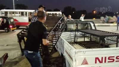 الجيزة: رفع 110 حالات إشغال للمحال والمقاهي بمنشأة القناطر | صور