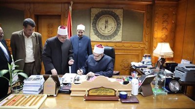 وكيل الأزهر يعتمد نتيجة البعوث الإسلامية للشهادتين الإعدادية والثانوية