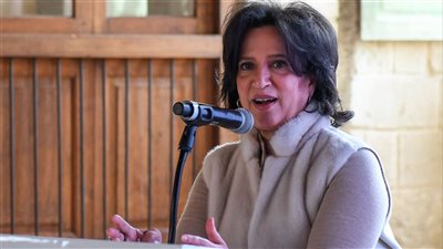 رفضت مصافحة سفير إسرائيل.. من هي وزيرة الثقافة البحرينية المقالة مي بنت محمد؟ 