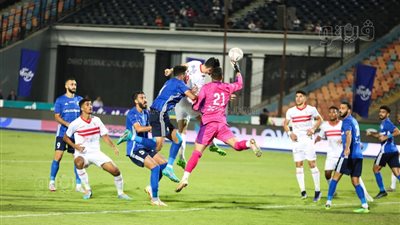 الزمالك يتقدم على سموحة بهدف في الشوط الأول 