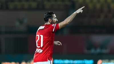 أحدهم محترف.. لجنة التخطيط بالأهلي ترشح 3 بدائل لـ معلول بعد تراجع مستواه