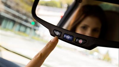 طرق التعامل مع الأنظمة الحديثة في السيارات الكهربائية الجديدة