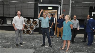 المخرج العالمي Neil Burger يزور مدينة الإنتاج الإعلامي