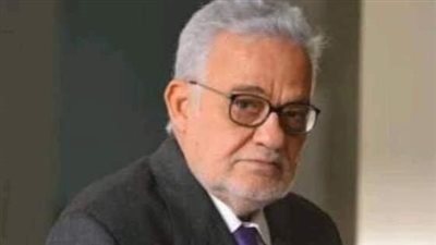 هيئة الكتاب تنعي الكاتب الصحفي منير عامر