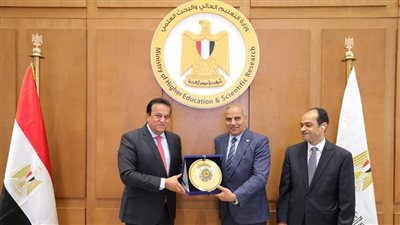 تكريم رؤساء الجامعات المنتهية ولايتهم في يوليو الجاري | صور