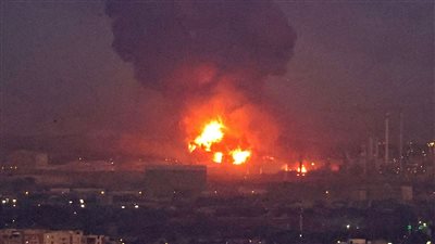  حريق هائل بمستودع نفط في دونيتسك بعد قصف أوكراني 