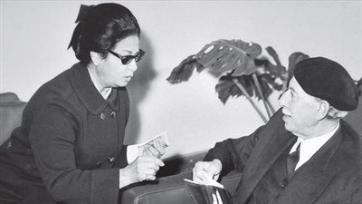 ذكرى رحيل راهب الفكر.. لماذا أطلق على توفيق الحكيم بعدو المرأة وكرة القدم 