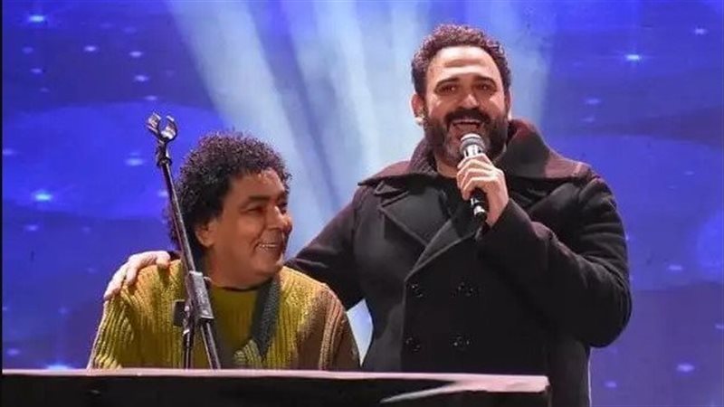 محمد منير وأكرم حسني