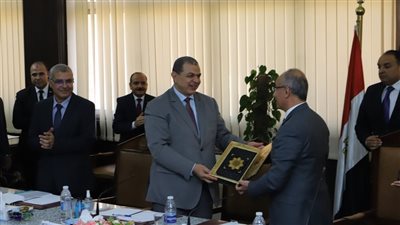 سعفان يكرم رئيس جامعة الزقازيق لبلوغة سن التقاعد.. ويؤكد: ترك بصمة قوية 