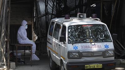 وفاة 28 شخصا وإصابة 60 آخرين بحالات إعياء بسبب الخمور المغشوشة بالهند