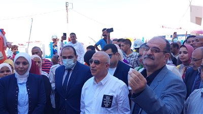  مسيرات بالورود.. احتفالات محافظة الإسكندرية بعيدها القومي الـ70 |فيديو 