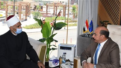 محافظ أسوان يشيد بدور وزارة الأوقاف لنشر تعاليم الدين الإسلامى الوسطية | صور