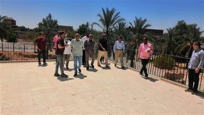 محافظ الوادي الجديد يبحث تطوير ورفع كفاءة فندق الخارجة