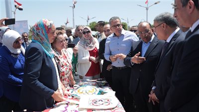 وزيرا التنمية المحلية والسياحة يفتتحان المرحلة الرابعة لتطوير كورنيش النيل بالمنيا