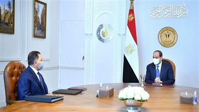  الرئيس السيسي يجتمع مع اللواء محمود توفيق وزير الداخلية
