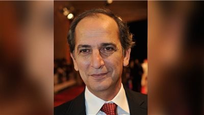 أشرف زكي يكشف تطورات الحالة الصحية لـ هشام سليم ورسالته للجمهور