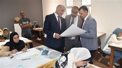 نائب رئيس جامعة الأقصر يتفقد استعدادات كلية الطب لاستقبال العام الدراسي الجديد