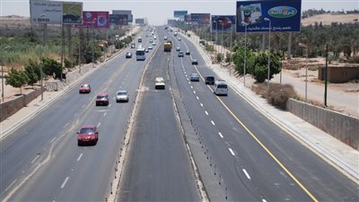 إزالة المنشآت المخالفة والتعديات على الطريق البطيء لمحور 26 يوليو | فيديو