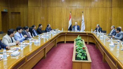 رئيس اقتصادية قناة السويس يبحث مجالات التعاون مع اتحاد الغرف الهندية