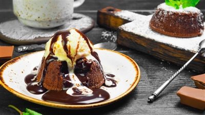 طريقة عمل المولتن كيك.. ألذ تحلية مسائية وبأقل التكاليف