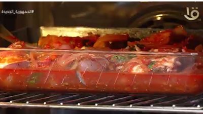 بخطوات سهلة.. طريقة عمل صينية السمك البوري الصيادية | فيديو