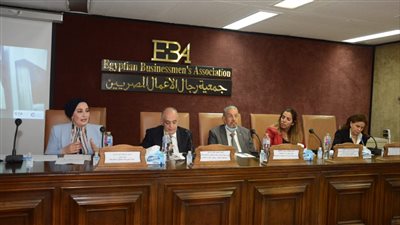 رجال الأعمال: دعم المشروعات الصغيرة والمتوسطة يعزز خروج الاقتصاد من الأزمات