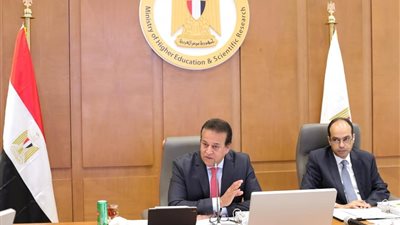  بالأرقام.. خالد عبد الغفار يحقق نجاحات كبرى فى قطاعى التعليم العالى والصحة بتوجيهات الرئيس السيسى