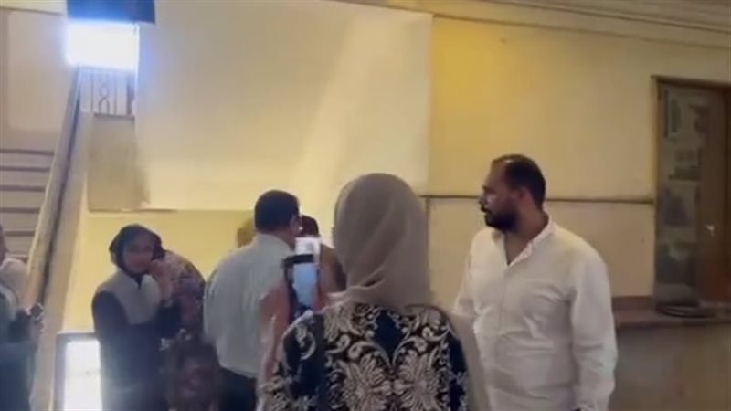 لحظة مغادرة ابن طليق