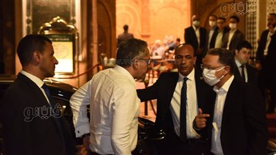 وزير السياحة وحازم إمام يقدمان واجب العزاء في والد شريف عامر | صور