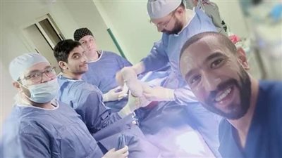 نجاح عملية استبدال مفصل ركبة صناعي مع إصلاح الاعوجاج بمستشفى دمياط التخصصي