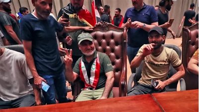 أنصار مقتدى الصدر ينسحبون من البرلمان العراقي 